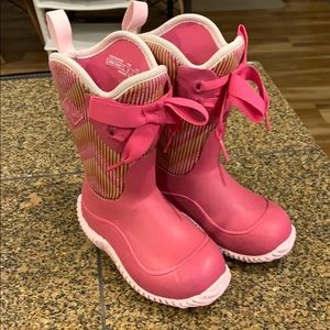 Muck boots toddler girl 9c pink bows rain snow